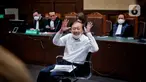 Terdakwa kasus dugaan tindak pidana korupsi PT Duta Palma, Surya Darmadi mengikuti sidang pembacaan putusan di Pengadilan Tipikor Jakarta, Kamis (23/2/2023). Surya Darmadi dijatuhi vonis 15 tahun penjara dan denda Rp1 miliar subsider enam bulan kurungan terkait tindak pidana korupsi usaha perkebunan kelapa sawit tanpa izin di Provinsi Riau periode 2004-2022. (Liputan6.com/Angga Yuniar)