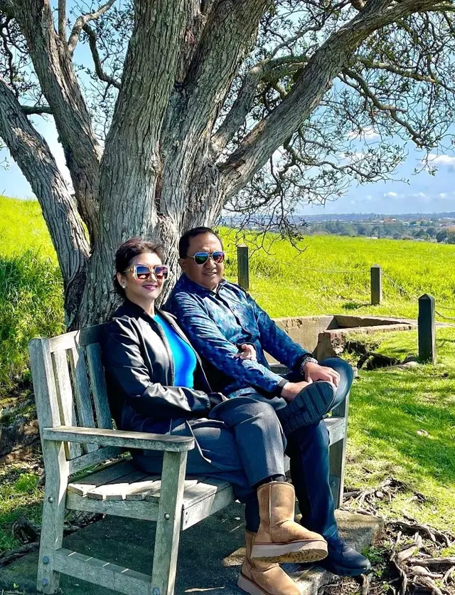 12 Tahun bersama, 9 potret kebersamaan Bella Saphira dan Agus Surya Bakti yang mesranya layaknya ABG