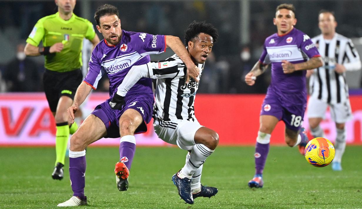 Bertanding di Artemio Franchi, Fiorentina langsung tancap gas sejak babak pertama dimulai. La Viola juga mendominasi jalannya laga dengan penguasaan bola mencapai 55 persen. (AFP/Alberto Pizzoli)