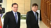 Perwakilan AFC Sanjeevan Balasingam (kiri) dan Mariano Arneta hadir pada rapat perdana Tim Ad-Hoc di Kantor PSSI, Senayan, Jakarta, Jumat (11/12/2015). (Bola.com/Nicklas Hanoatubun) 