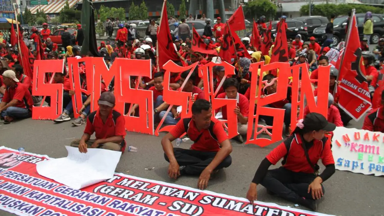 Ribuan Massa Aksi Peringati Hari Buruh Internasional di Medan
