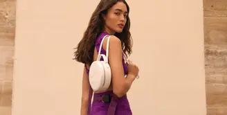 Koleksi terbaru Longchamp mendorong para pecintanya untuk menjadi Parisian. Koleksi ini merupakan ditujukan bagi para mahasiswa yang memiliki rasa ingin tahu, ingin belajar, dan memperkaya diri lewat interaksi mereka dengan budaya lain. [Foto: Document/Longchamp]