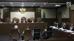 Suasana sidang lanjutan terdakwa korupsi pengadaan dan pelaksanaan pembangunan kampus IPDN Sumbar di Kab Agam TA 2011, Dudy Jocom di Pengadilan Tipikor Jakarta, Rabu (12/9). (Liputan6.com/Helmi Fithriansyah)