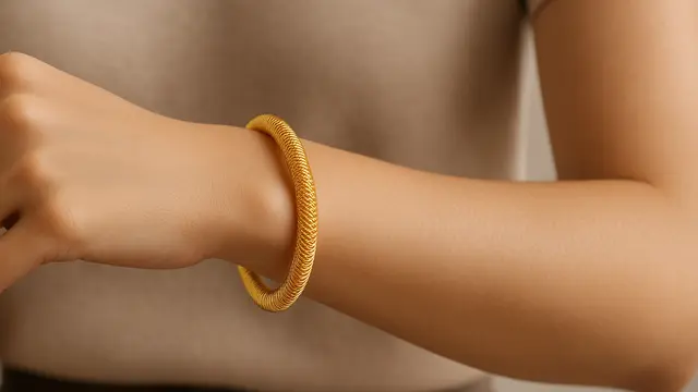 Tren Model Gelang Hollow Emas 24K 5 Gram yang Ringan dan Mewah/Ilustrasi gambar AI