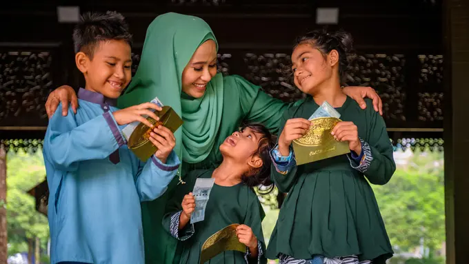 uang lebaran merayakan hari raya idul fitri