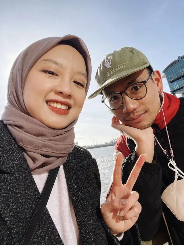 Gaya Styling Hijab Gitasav  (IG/@gitasav)