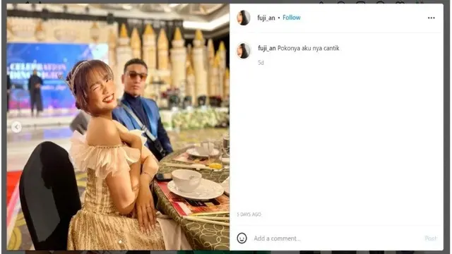 Anggunnya Fuji, Tante Gala Sky saat Hadiri Gathering Produk Kecantikan.