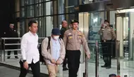 Bupati Lombok Barat Lalu Ahmad Zaini Bungkam saat Tiba di KPK