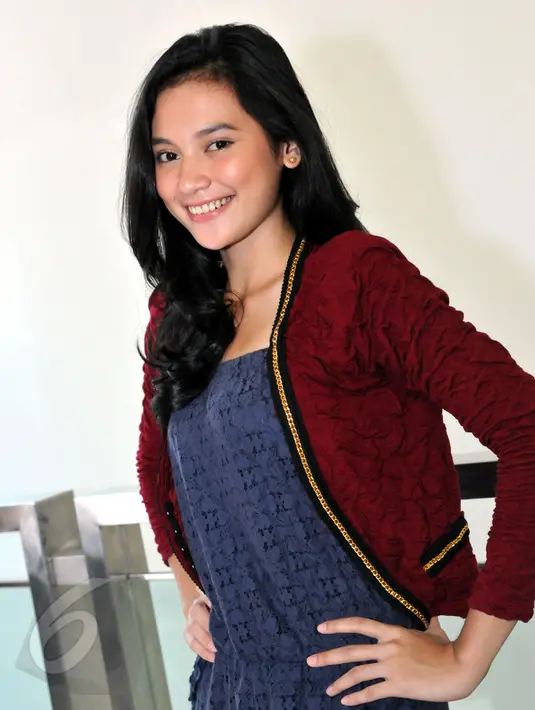 Indah Permatasari terlihat sangat cantik saat ditemui di Meet and Grett film '7 Hari Menembus Waktu' di kawasan Matraman Jakarta Timur . Foto diambil pada 26 Mei 2015 (Liputan6.com/Panji Diksana).
