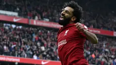 Selain torehan gol, kemampuan seorang pesepak bola membuat assist juga sangat dibutuhkan sebagai penentu kemenangan timnya dalam sebuah laga. Di Liga Inggris musim 2022/2023 yang masih menyisakan dua pekan lagi, tercatat ada 4 pemain yang sukses membuat 3 assist dalam sebuah laga alias hattrick assist. Siapa saja? Berikut daftar keempat pemain tersebut. (AFP/Paul Ellis)