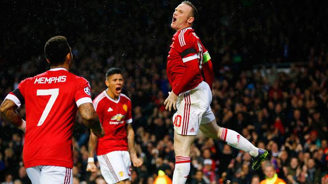 Louis van Gaal menerapkan taktis cerdas dengan menempatkan Wayne Rooney di posisi striker kembali saat laga Manchester United vs CSKA Moskwa, Selasa (3/11/2015). Rooney pun mencetak gol kemenangan bagi timnya lewat sundulan kepala.