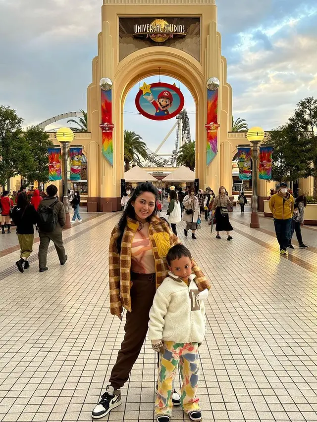 7 Potret Seru Liburan Rachel Vennya Ke Jepang, Seru Ajak Buah Hati