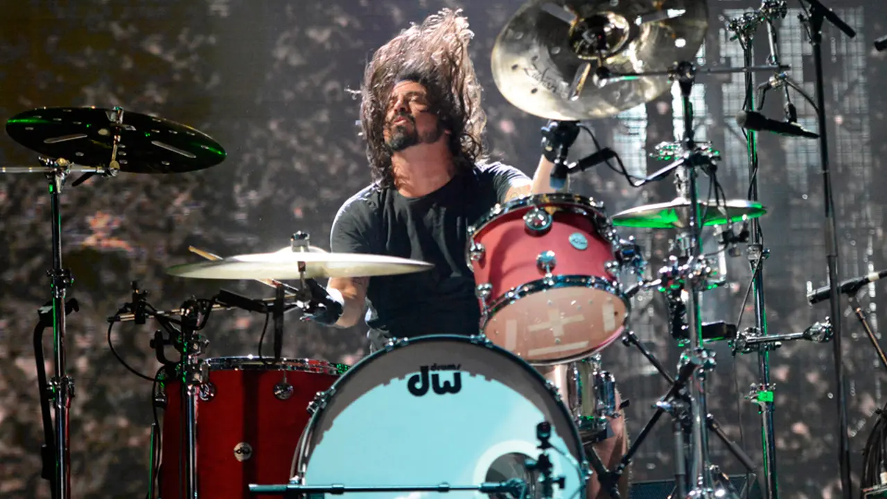 [Bintang] Dave Grohl, Mantan Drummer Nirvana