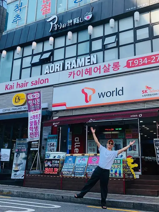 "Aku punya 45 cabang dan setiap cabang menghasilkan kurang lebih Rp 2,5 miliar setiap bulannya," ujar Seungri. (Foto: instagram.com/seungriseyo)