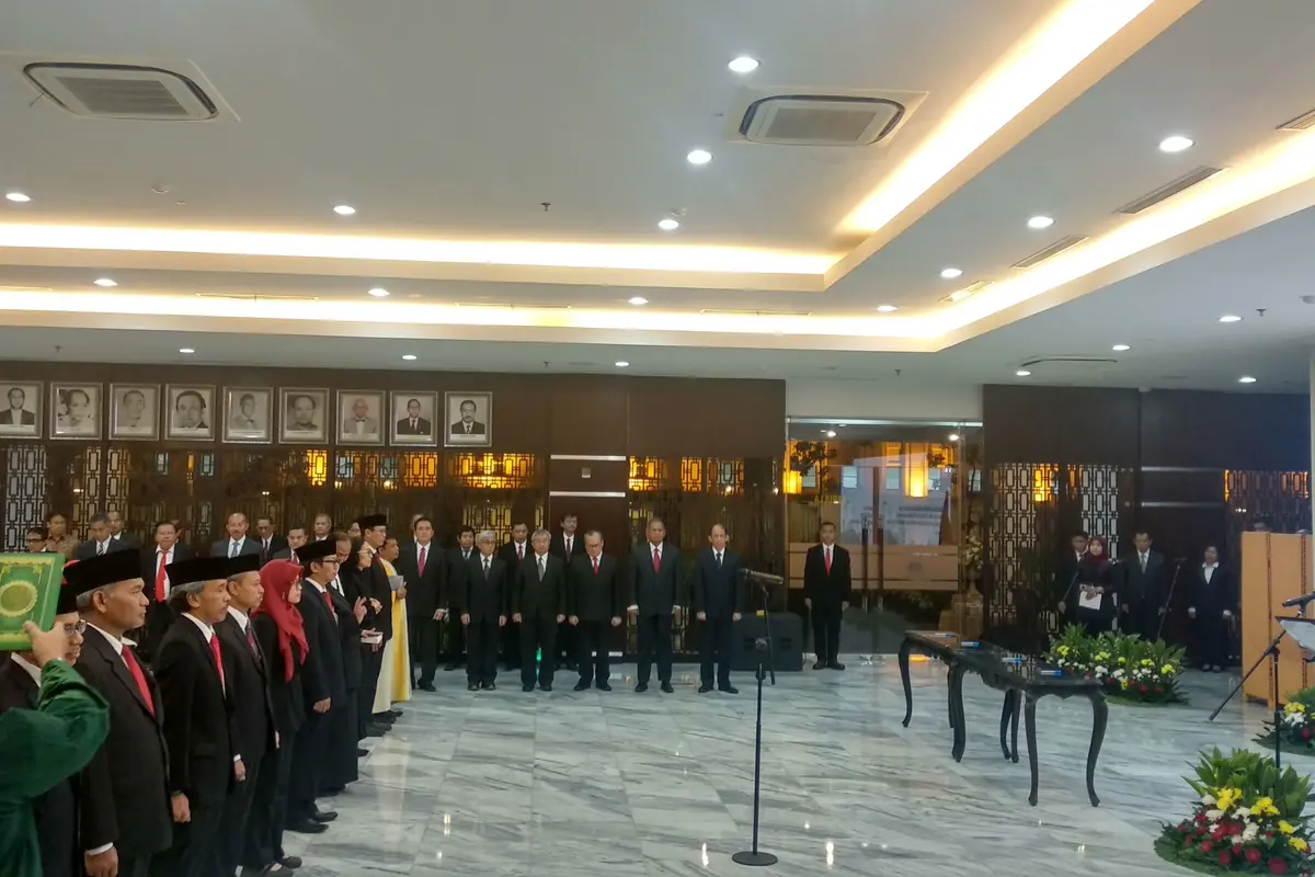 Menteri Energi dan Sumber Daya Mineral (ESDM) Ignasius Jonan melantik 17 pejabat pimpinan tinggi dan pejabat administrasi di lingkungan Kementerian ESDM, Jumat (12/7/2019).