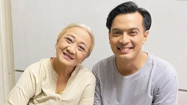 Masih Bersinar di Layar Kaca, Ini 6 Kebersamaan Yati Surachman Bareng Artis Tanah Air