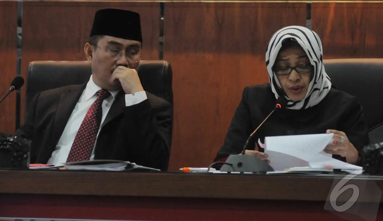 Dewan Kehormatan Penyelenggara Pemilu memutuskan 4 orang diberhentikan sebagai penyelenggara pemilu, Jakarta, Selasa (11/11/2014) (Liputan6.com/Herman Zakharia)