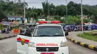 Ambulans Diduga Bawa 'Pasien' Berwisata Terobos Kemacetan Arus Mudik Pakai Strobo di Tol Bocimi