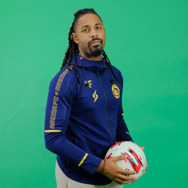 7 Potret Carlos Fortes yang Kini Resmi Jadi Andalan Baru Arema FC