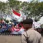 Ribuan buruh melakukan aksi di depan Istana Negara, Jakarta, Selasa (1/9/2015). (Liputan6.com/Helmi Fithriansyah)