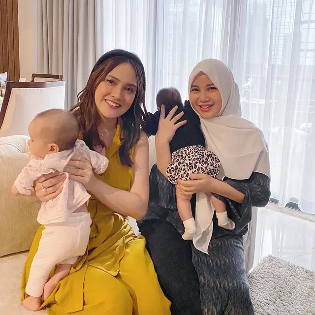 6 Momen Manis Shandy Aulia Jenguk Chacha Frederica dan Baby Cassia