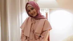 Fatin Shidqia Lubis dikenal sebagai penyanyi dengan gaya penampilan muslimnya yang stylish. Namun, ia juga kerap mengunggah foto gaya penampilan sehari-harinya di akun Instagram. (Liputan6.com/IG/@fatin30)