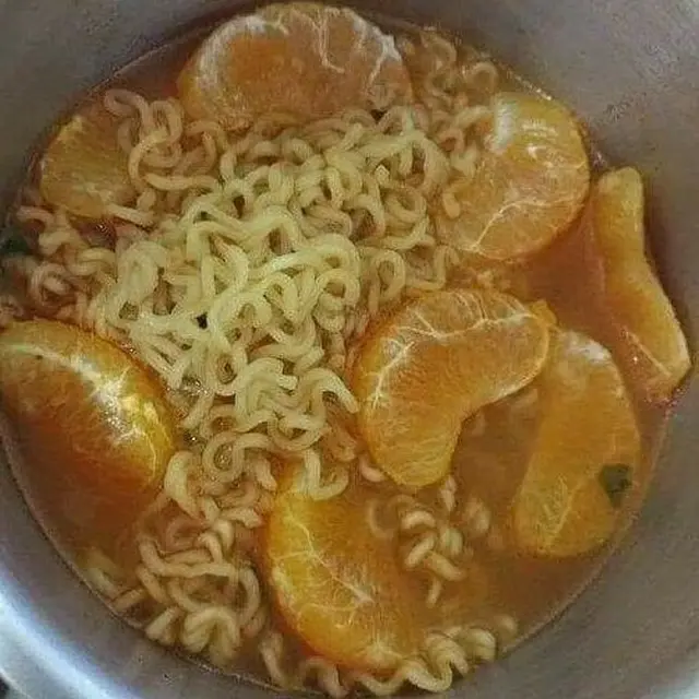 6 Menu Kombinasi Makanan Campur Buah Ini Nyeleneh Banget