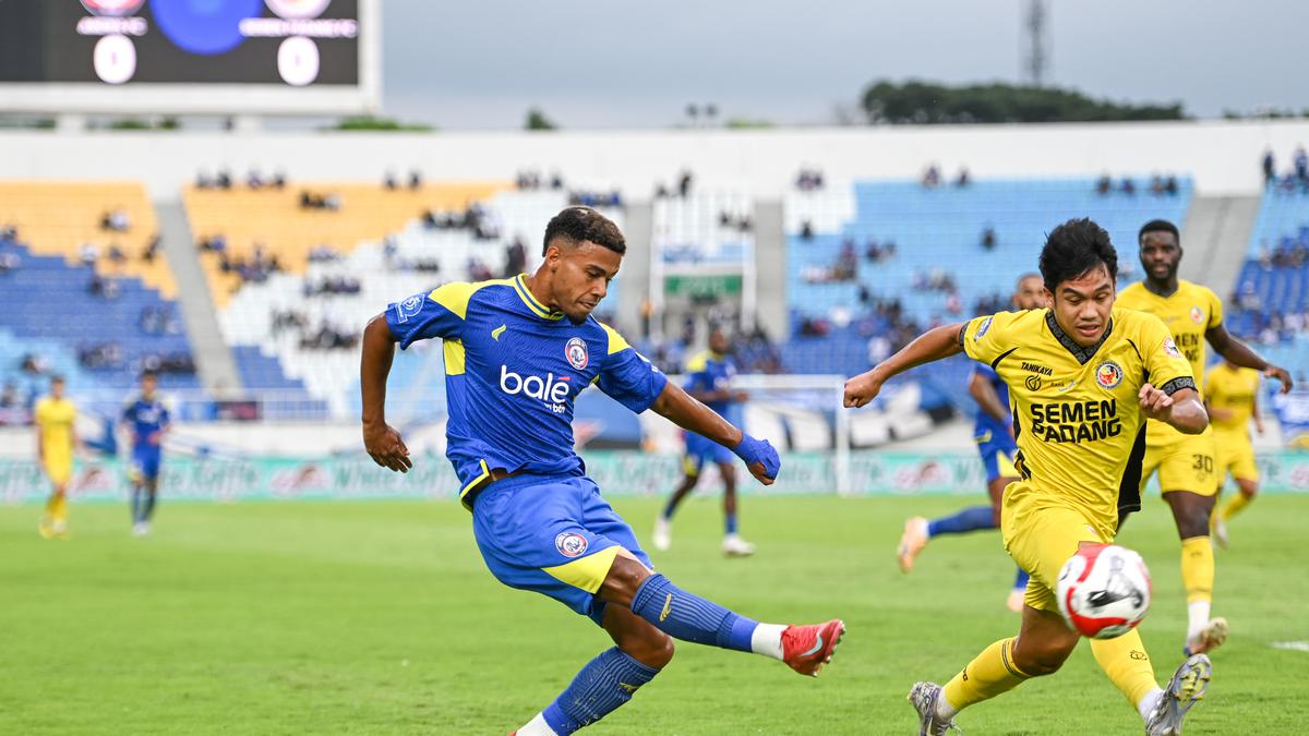 BRIS Super League: Kalah Telak di Kandang Arema FC, Pelatih Semen Padang Bongkar Kesalahan Timnya