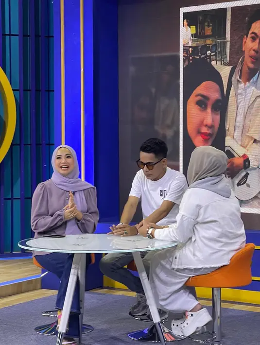 Fany mengungkapkan hingga ia bertahan sampai sekarang karena pernah berjanji di depan ayahnya untuk tetap mendampingi Aris sampai menutup mata.  [Instagram/arisidoll]