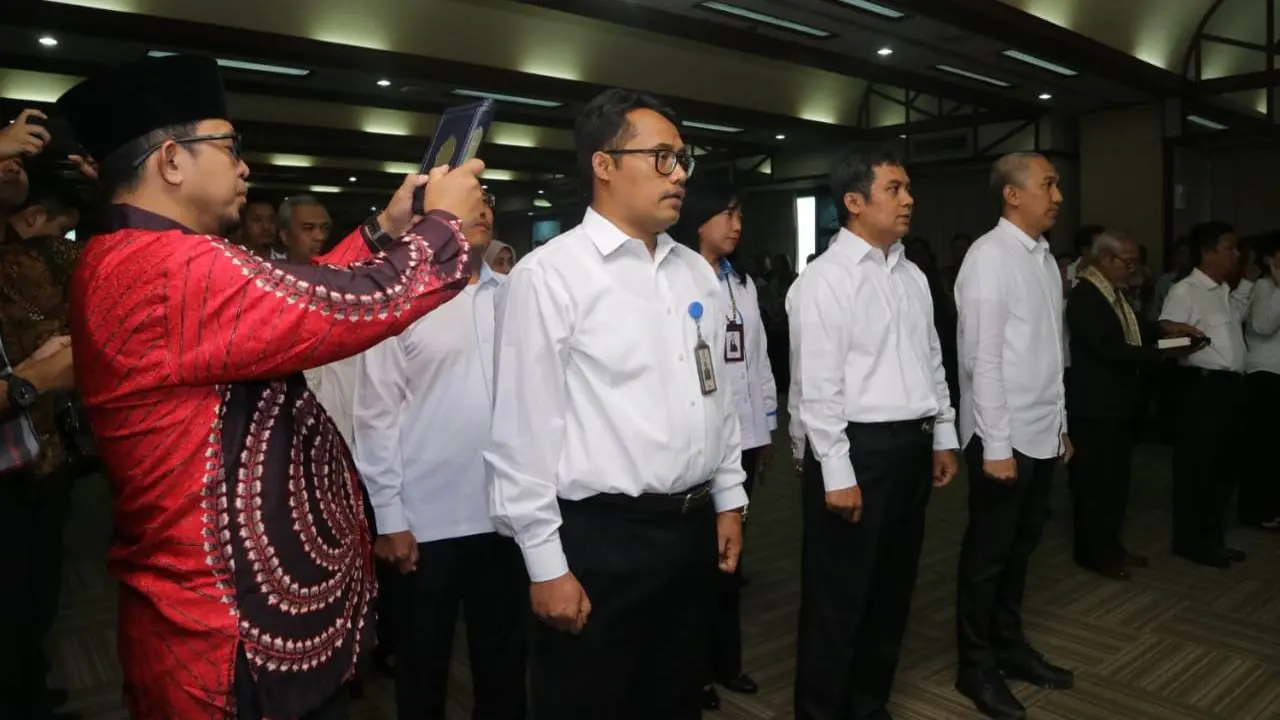 Kementerian BUMN melantik dan mengambil sumpah untuk 27 pejabat setingkat Eselon II dan III pada Kamis (3/1/2019). (Istimewa)