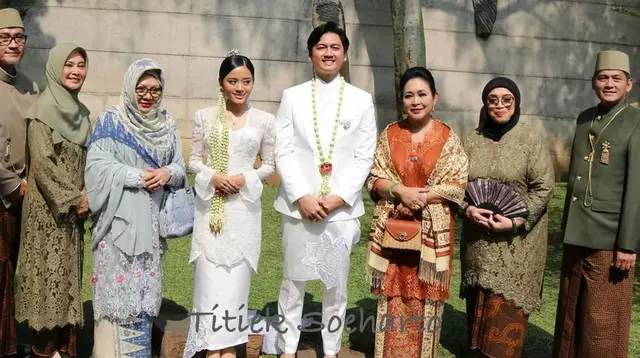 Momen pernikahan anak Onky Alexander 'Catatan Si Boy' yang dihadiri keluarga Cendana. (sumber: Instagram/titieksoeharto)