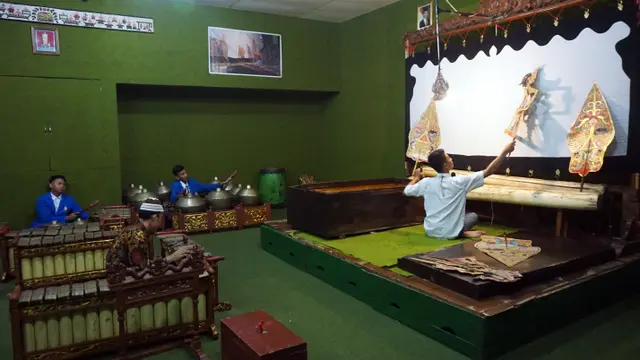 Guru Gamelan Tuna Netra