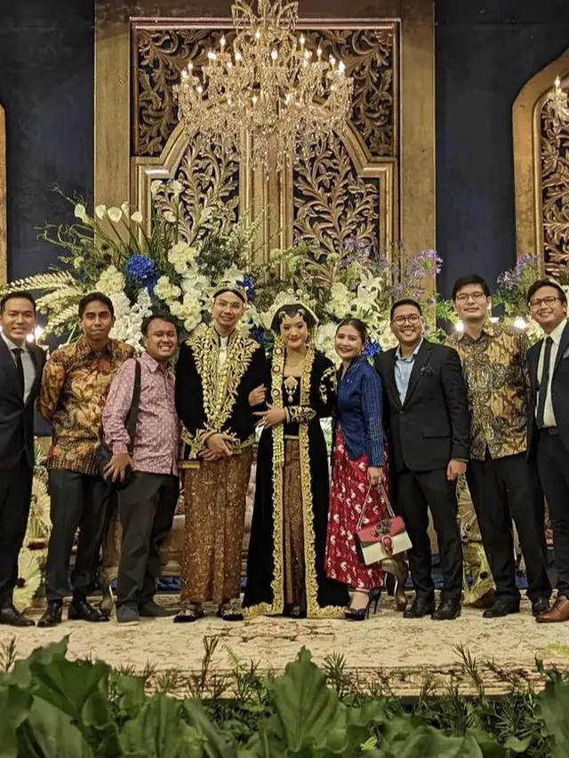 Gaya Prilly Latuconsina Kenakan Baju dari Brand Lokal Saat Kondangan Anak Sri Mulyani, credit: @imanusman