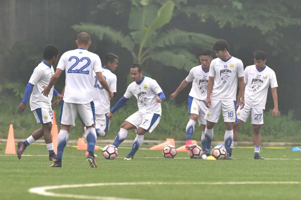 Pemain Persib Latihan
