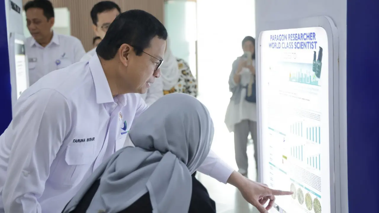 Kunjungan BPOM dalam mengevaluasi mutu produksi kosmetik di bawah naungan perusahaan Paragon. (Foto Dok BPOM)