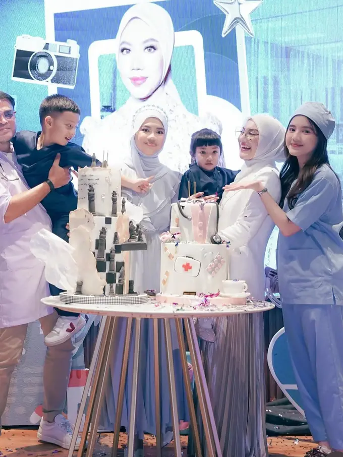 Irish Bella Jadi Dokter Cantik saat Rayakan Ulang Tahun Putri Sambungnya. [@_irishbella_]