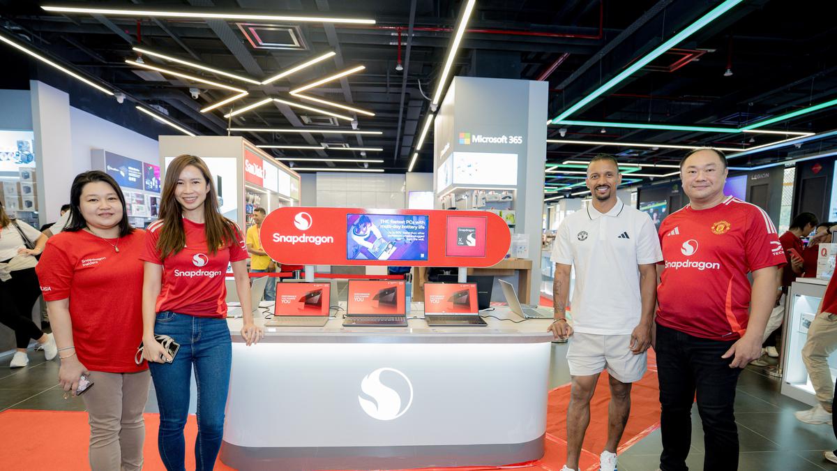 Legenda Manchester United Sapa Penggemar di Mall Jelang Lawan ASEAN All-Star