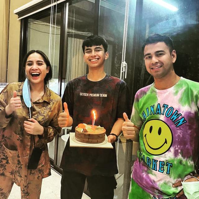 7 Potret Kejutan Ultah Dimas Ramadhan Dari Raffi Ahmad dan Nagita Slavina