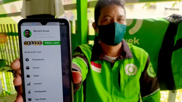 Ronal Arsad, salah satu pengemudi bentor konvensional di Gorontalo yang memilih bergabung dengan gojek (Foto: Arfandi Ibrahim/Liputan6.com)