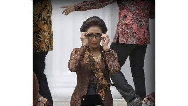 5 Gaya Kocak Susi Pudjiastuti, Keren Abis