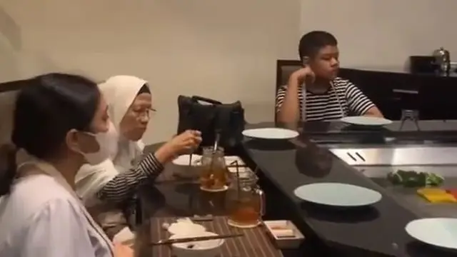 Ultah Putri Ariel NOAH