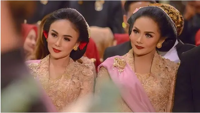 6 Potret Kompak Krisdayanti dan Yuni Shara Pakai Kebaya, Bak Saudara Kembar