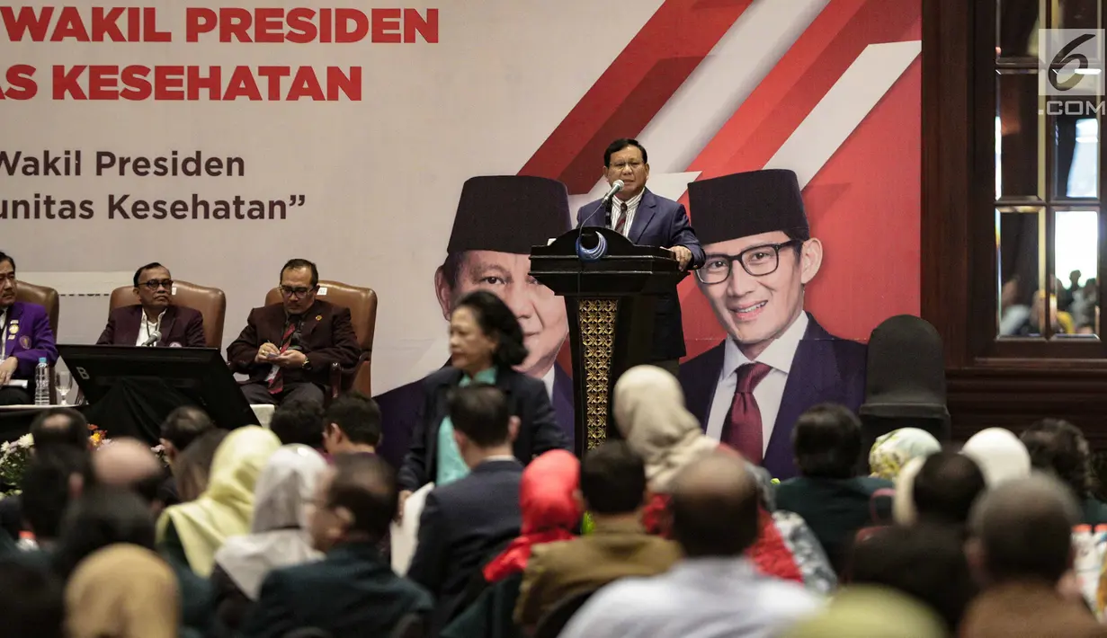 Calon Presiden nomer urut 02 Prabowo Subianto memberikan sambutan selama acara Dialog Silaturahmi Paslon Presiden dan Wakil Presiden bersama Komunitas  Kesehatan di Gedung Bidakara, Jakarta, Kamis (28/2). (Liputan6.com/Faizal Fanani)