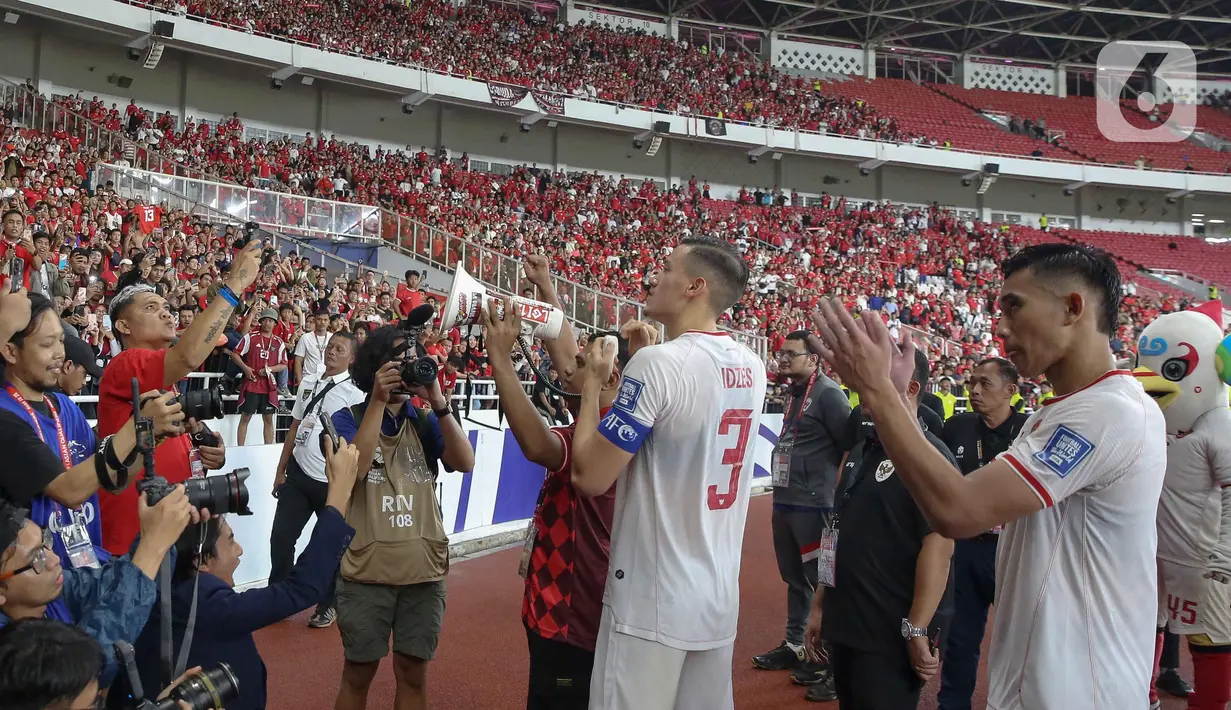 Kemenangan atas Arab Saudi mendongkrak posisi Tim Garuda melonjak ke peringkat tiga klasemen sementara Grup C kualifikasi Piala Dunia 2026 zona Asia. (Liputan6.com/Herman Zakharia)