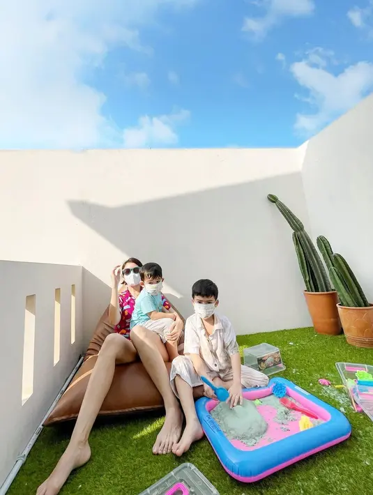 Tya Ariesta Isoman bareng anak (Instagram/tya_ariestya)