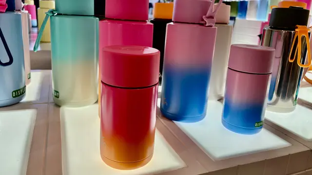 Koleksi frank green Tumbler Favorit dari Australia Kini Hadir di Plaza Senayan. [Anisha/Fimela]