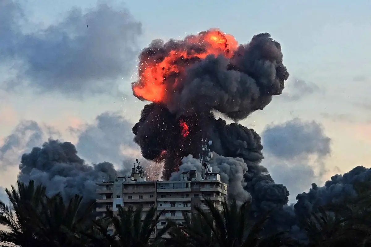 Gelombang Serangan Udara Israel Gempur Wilayah Selatan Lebanon