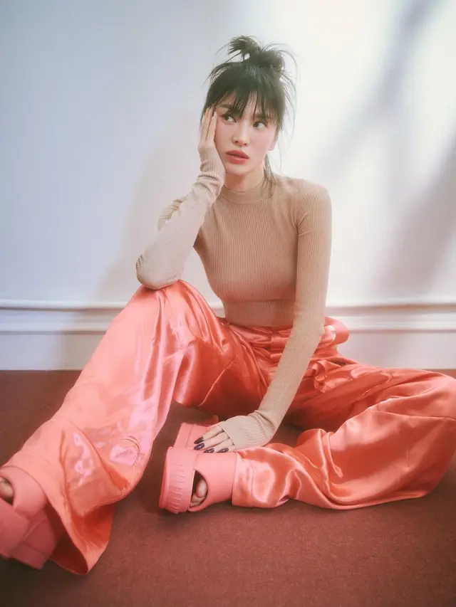 Akui Dirinya Sudah Tua, Ini 6 Pesona Song Hye Kyo di Usia 41 Tahun