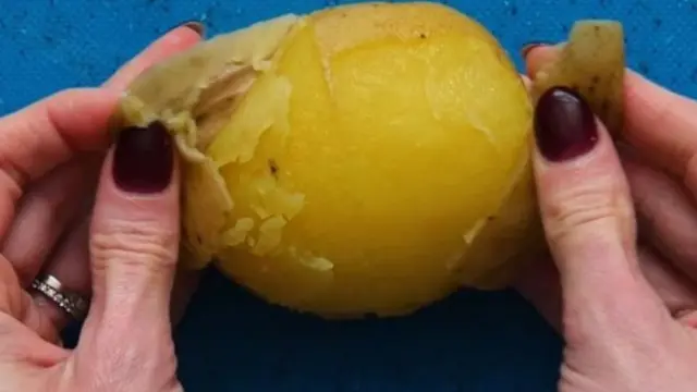 Cara Mudah Mengupas Kulit Kentang Tanpa Repot, Yuk Dicoba