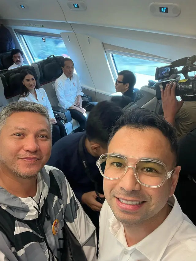 10 Momen Raffi Ahmad Diajak Presiden Jokowi Jajal Kereta Cepat, Ikut Bangga